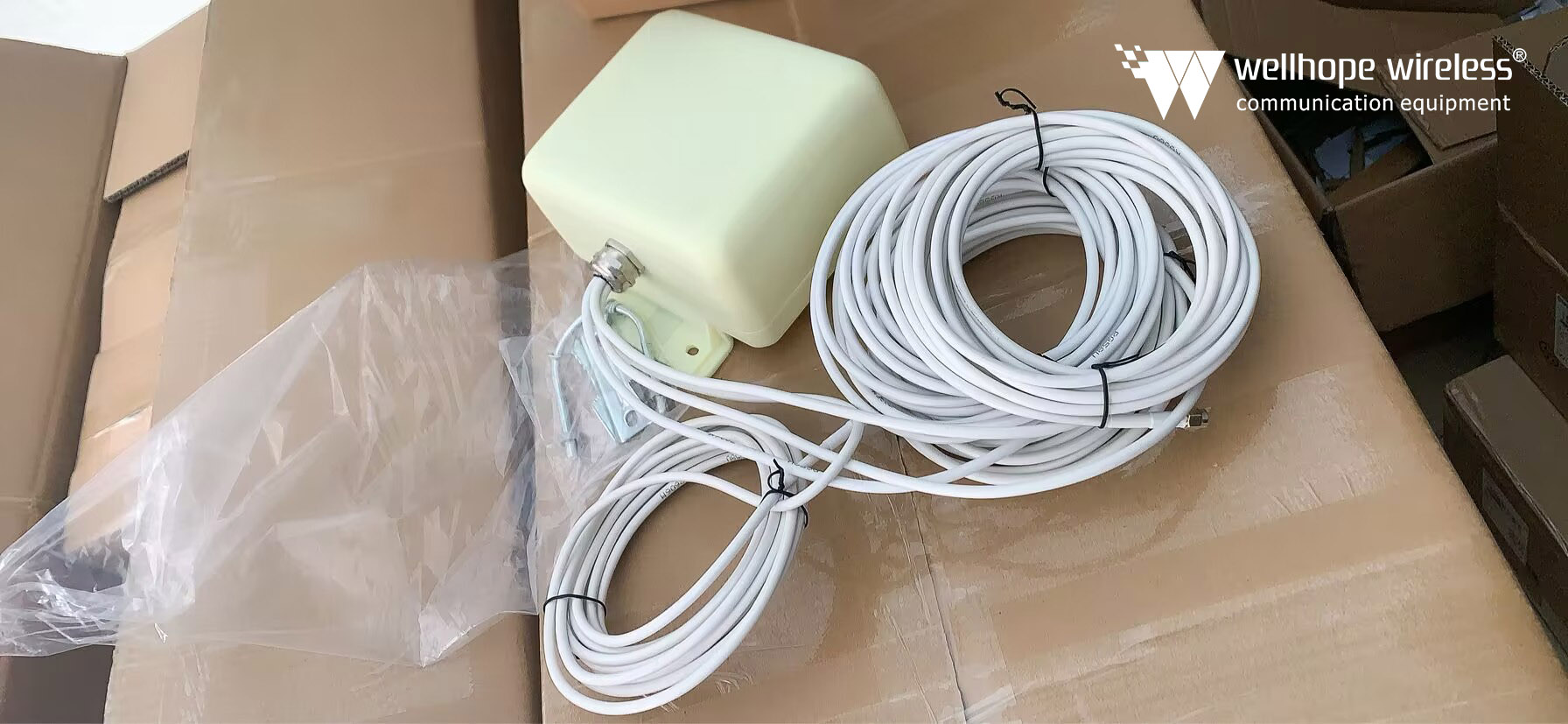 2024-9-3 5G 600-6000MHz omni patch antena WH-5G-PX4 100PCS no navio